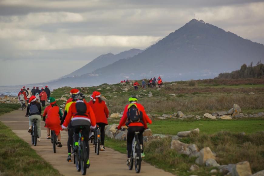 PASSEIO DE PAI NATAL EM BICICLETA