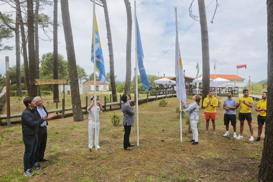 Bandeiras Azuis hasteadas em todas as praias mar&iacute;timas do concelho de caminha